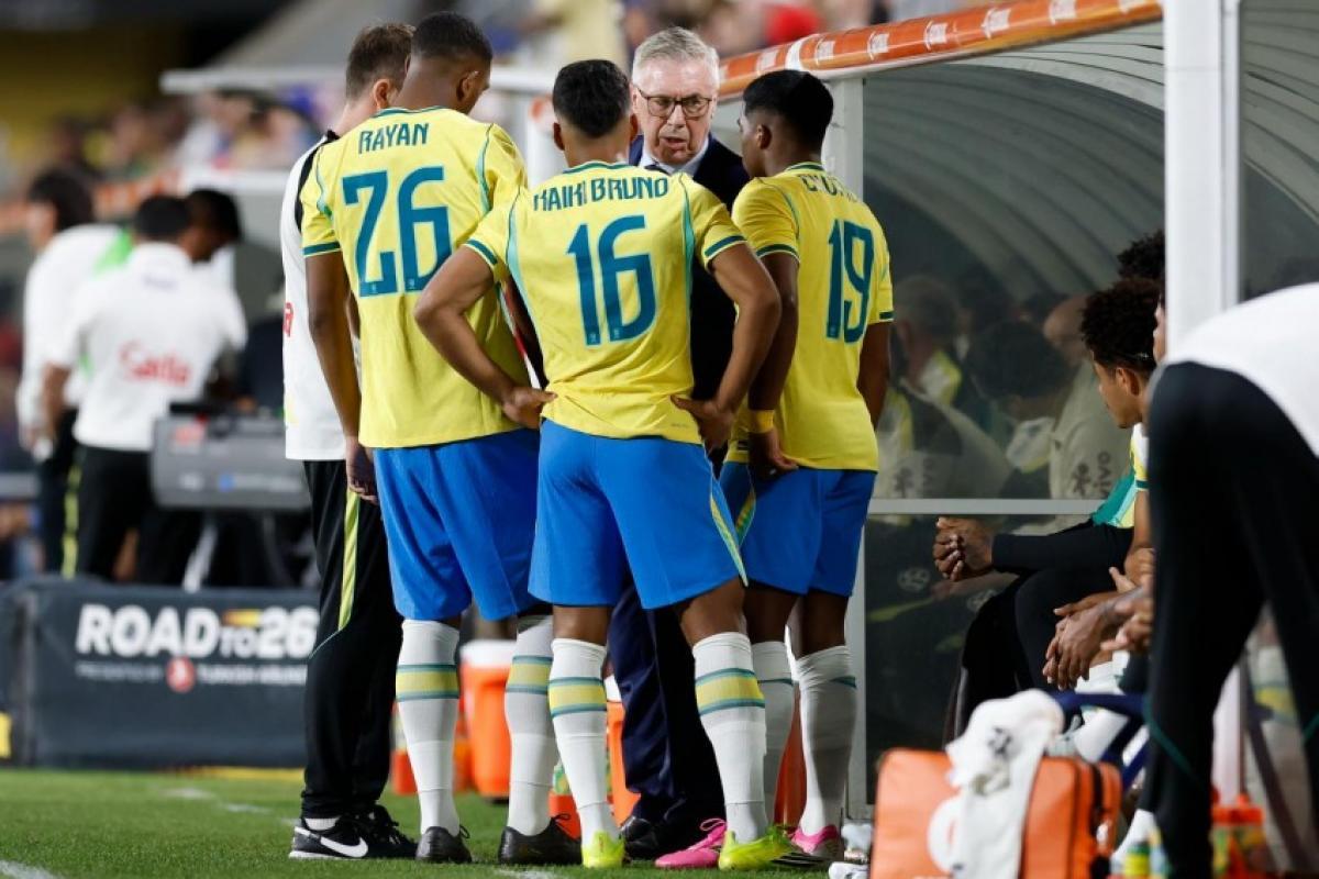 França assume liderança do ranking da Fifa; Brasil cai para sexto