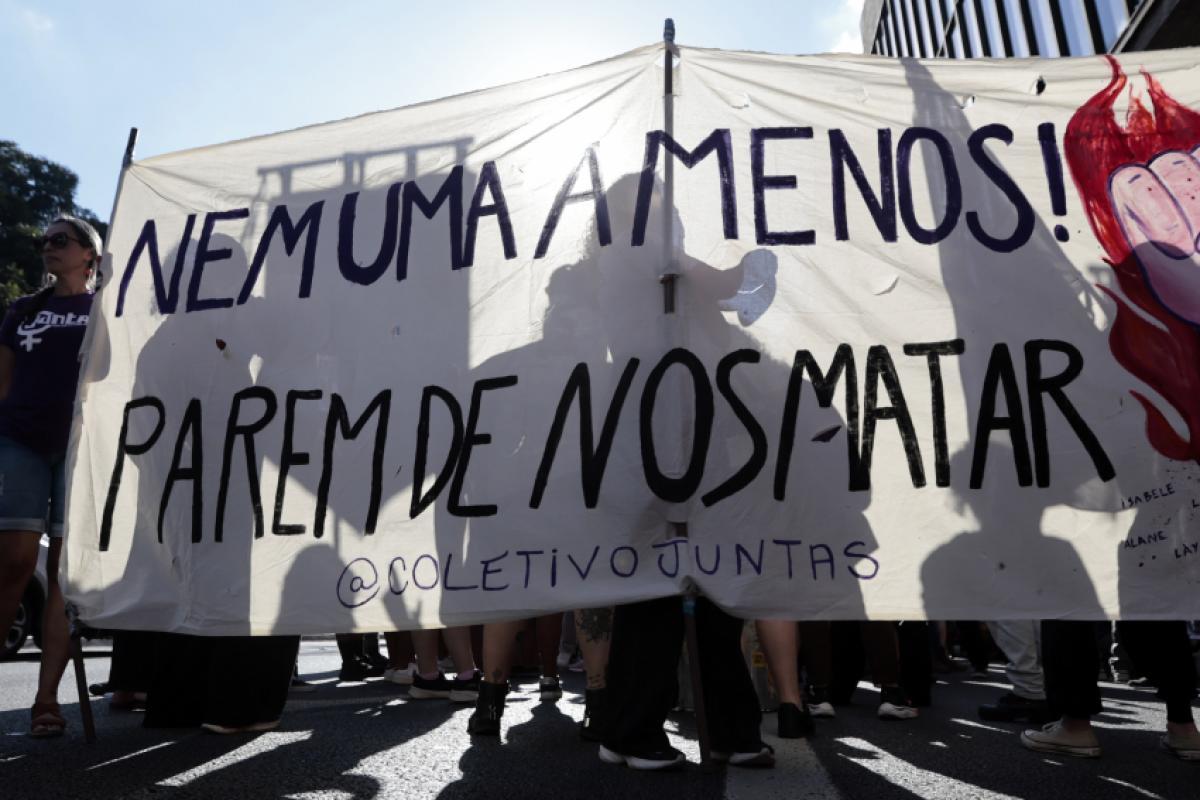 Homem é preso sob suspeita de jogar água fervendo na ex-mulher