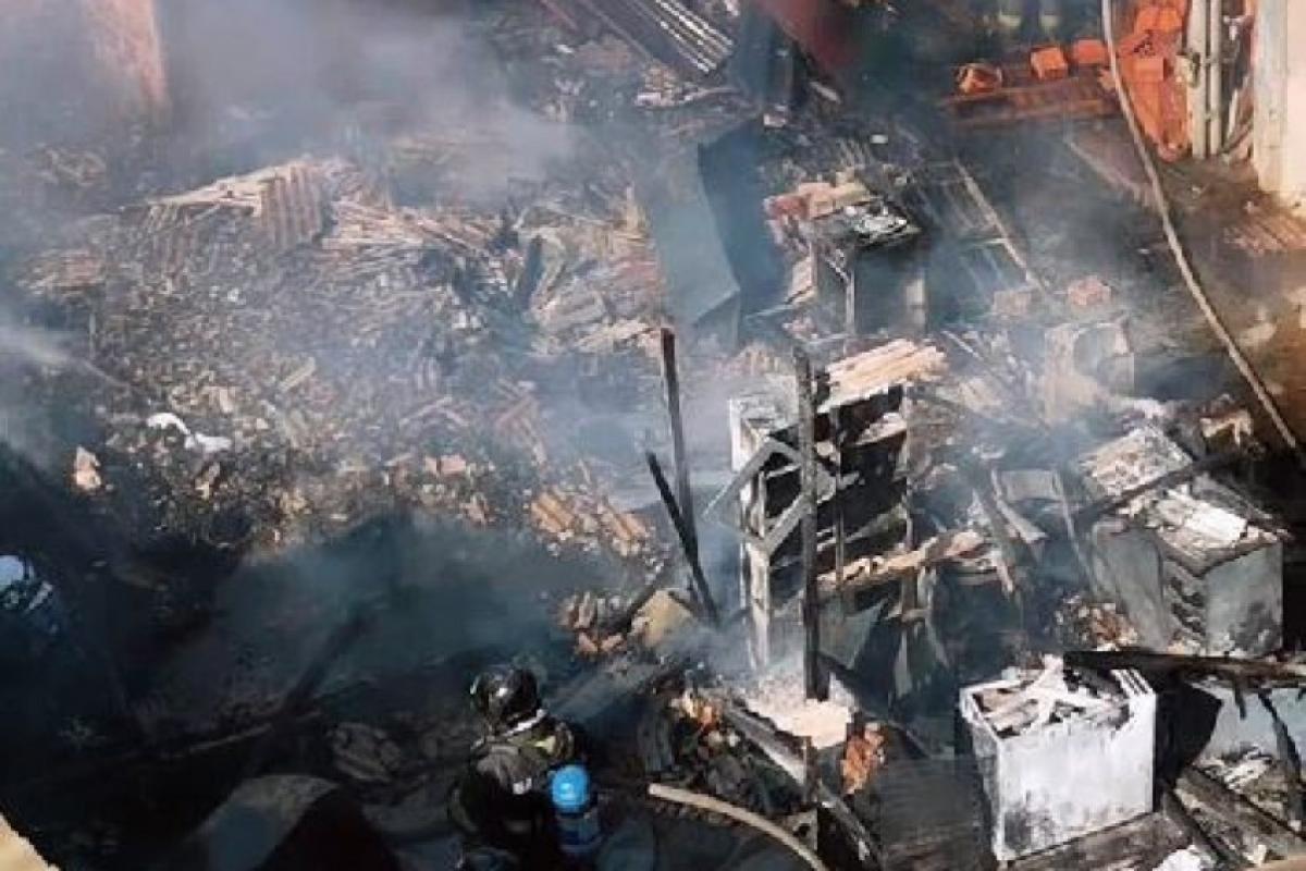 Incêndio destrói casa no Parque Jaraguá, em Bauru; VÍDEO