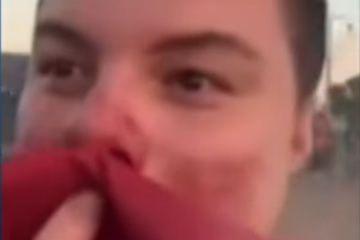 Interior de SP: Rapaz é espancado ao defender amiga de assédio