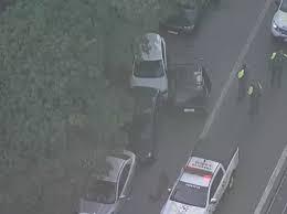 Motorista abandona carro após bater em seis veículos