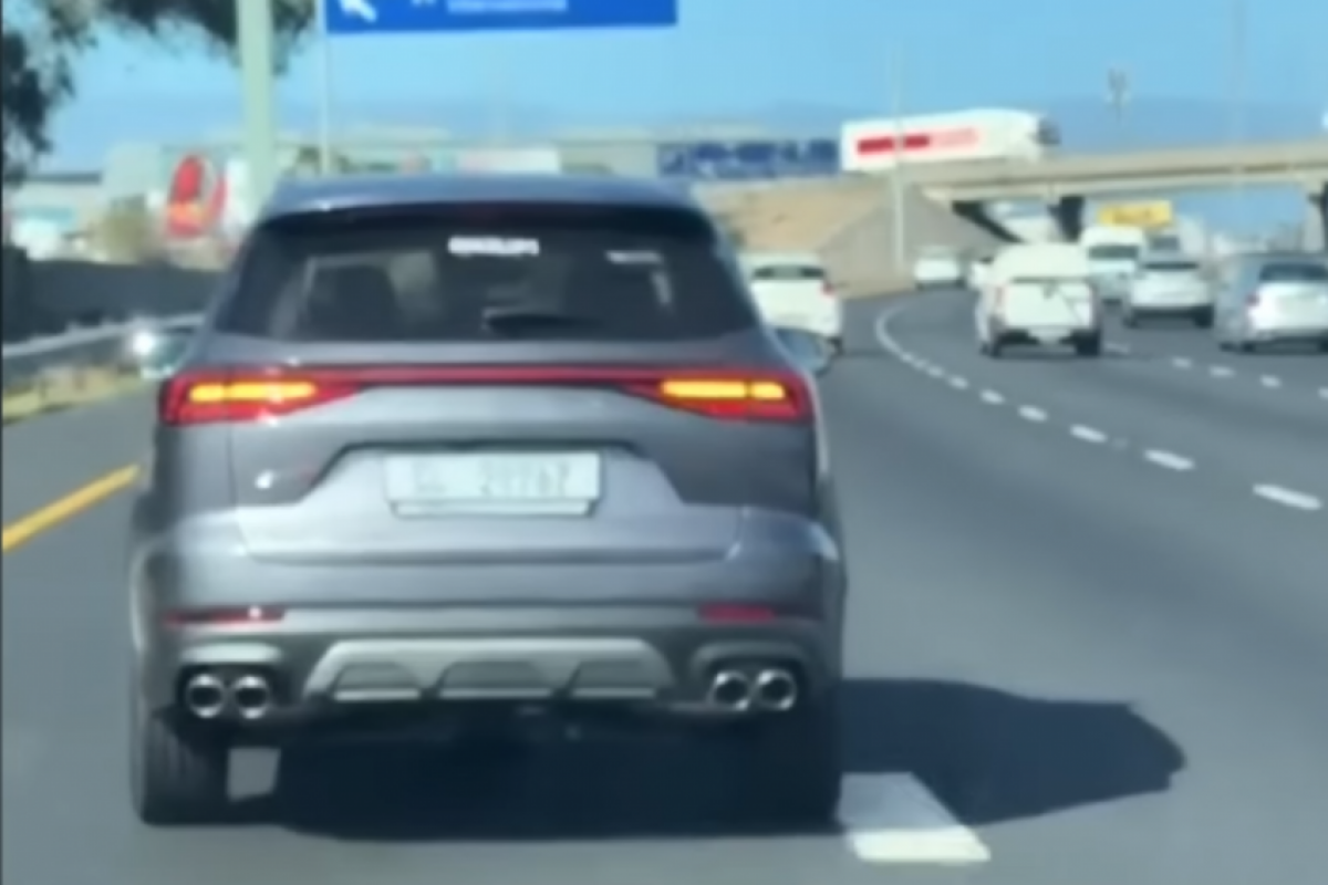 Motoristas provocam BYD por 'likes' em nova moda de rede social