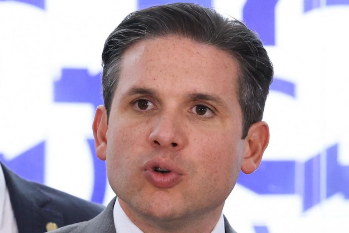 Motta diz que fim da escala 6x1 será debatida por meio de PEC