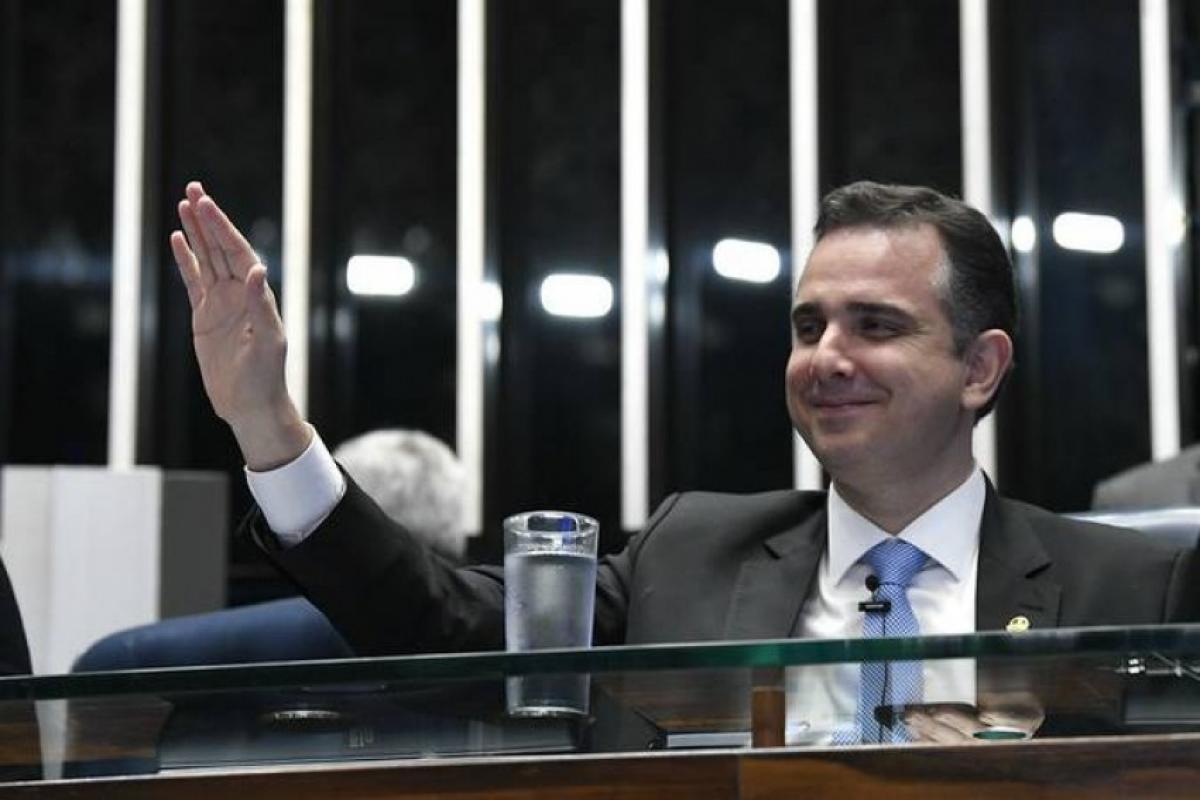 Pacheco se filia ao PSB e busca partidos para decidir candidatura