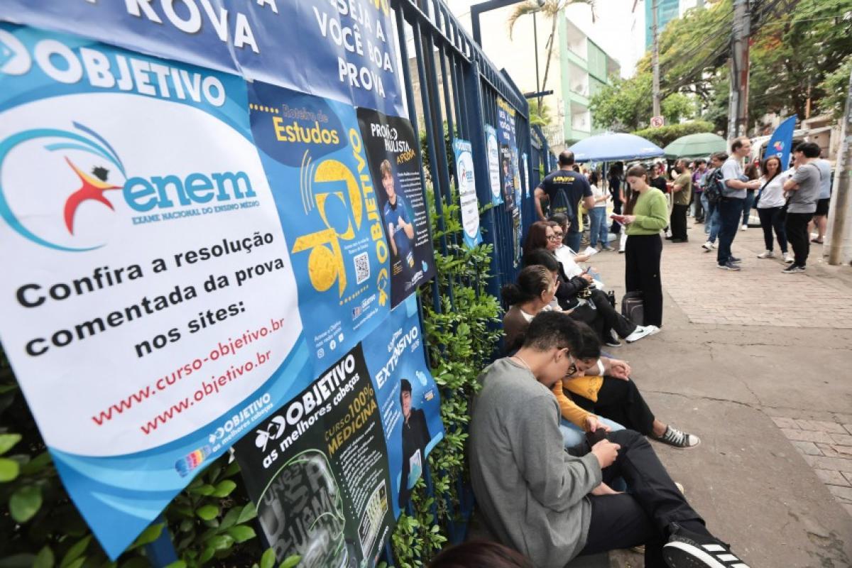 Pedido de isenção de taxa para o Enem 2026 começa em 13 de abril