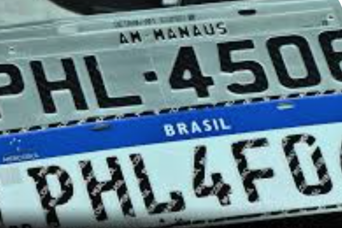 Placas de carros podem voltar a ter nomes de cidade e estado