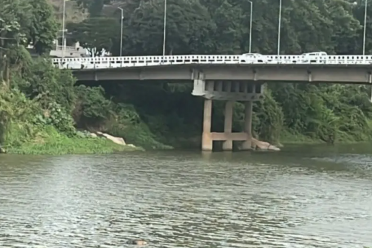 Polícia tenta desvendar caso de corpo encontrado boiando em rio