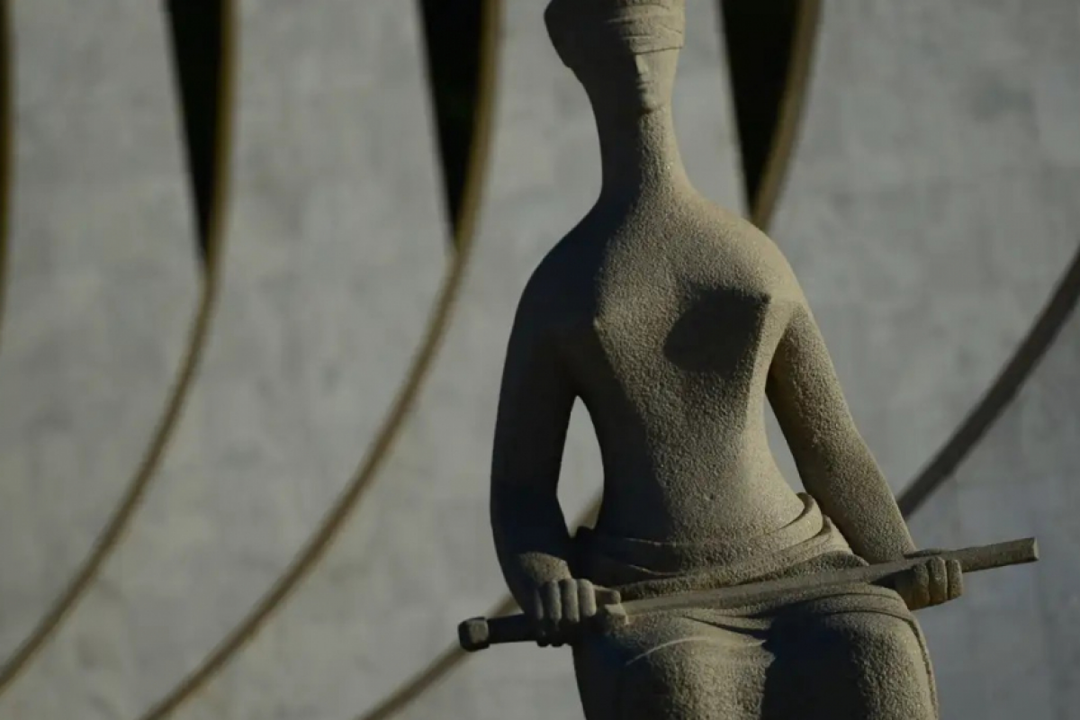 STF decide que piso nacional deve ser pago a professor temporário