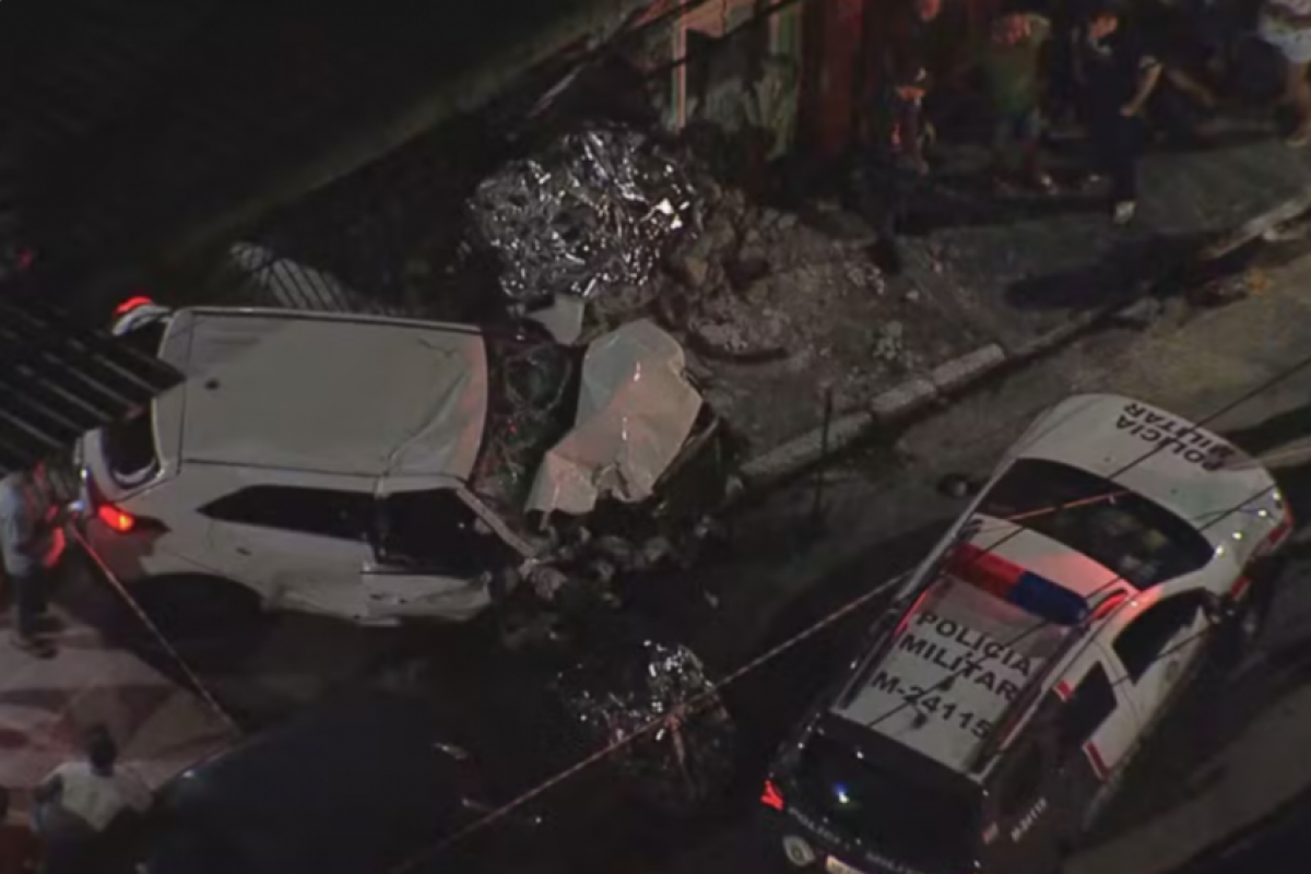 Tio usou macaco hidráulico para tirar criança debaixo de carro