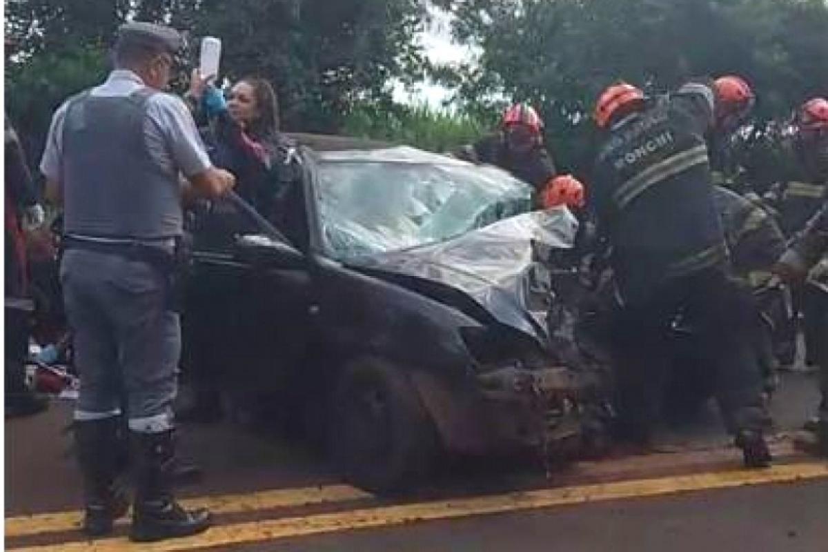 Vítimas de batida frontal em rodovia na região morrem no hospital