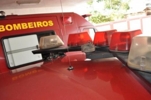 Após incêndio, corpo é achado carbonizado nos fundos de uma casa