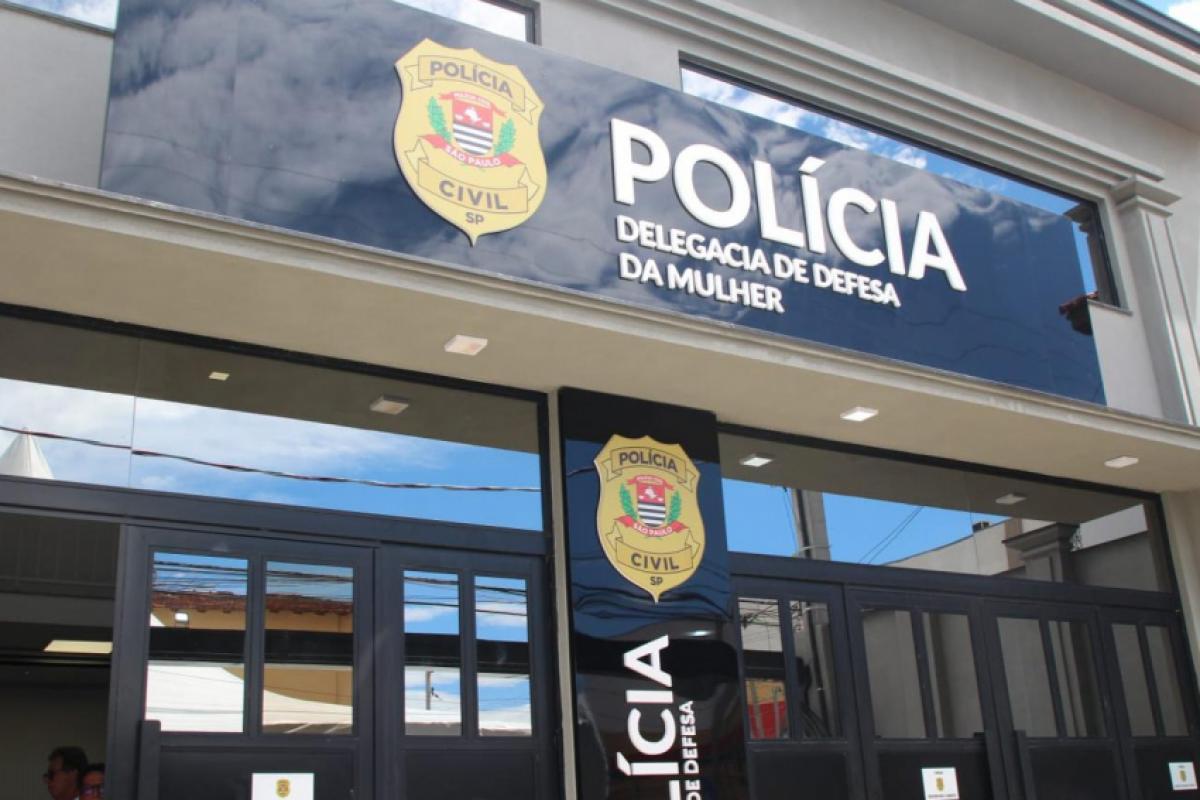 Bando de mais de 10 violenta menina com deficiência intelectual