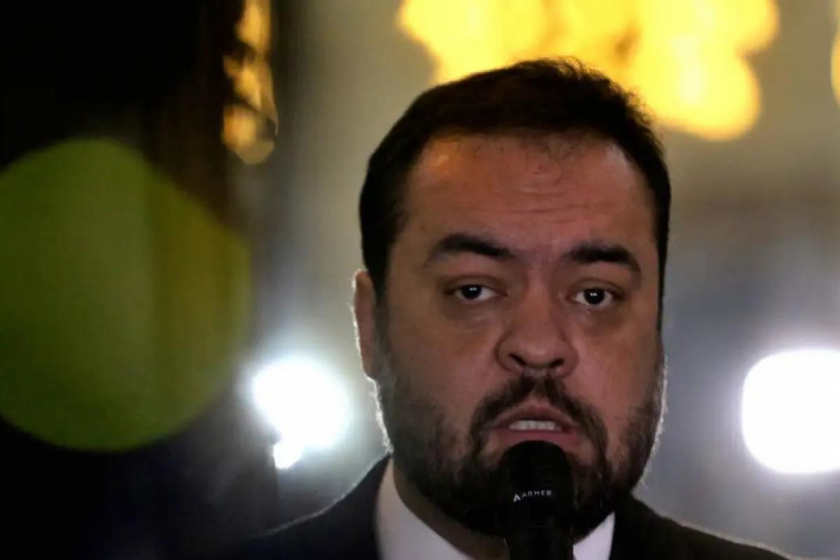 Castro comunica ao PL desistência de pré-candidatura ao Senado