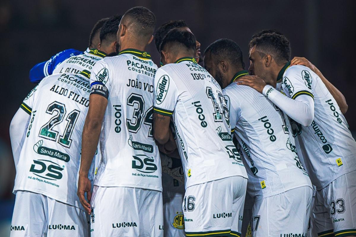 Mirassol cai para Lanús, vê LDU virar e fecha grupo como vice