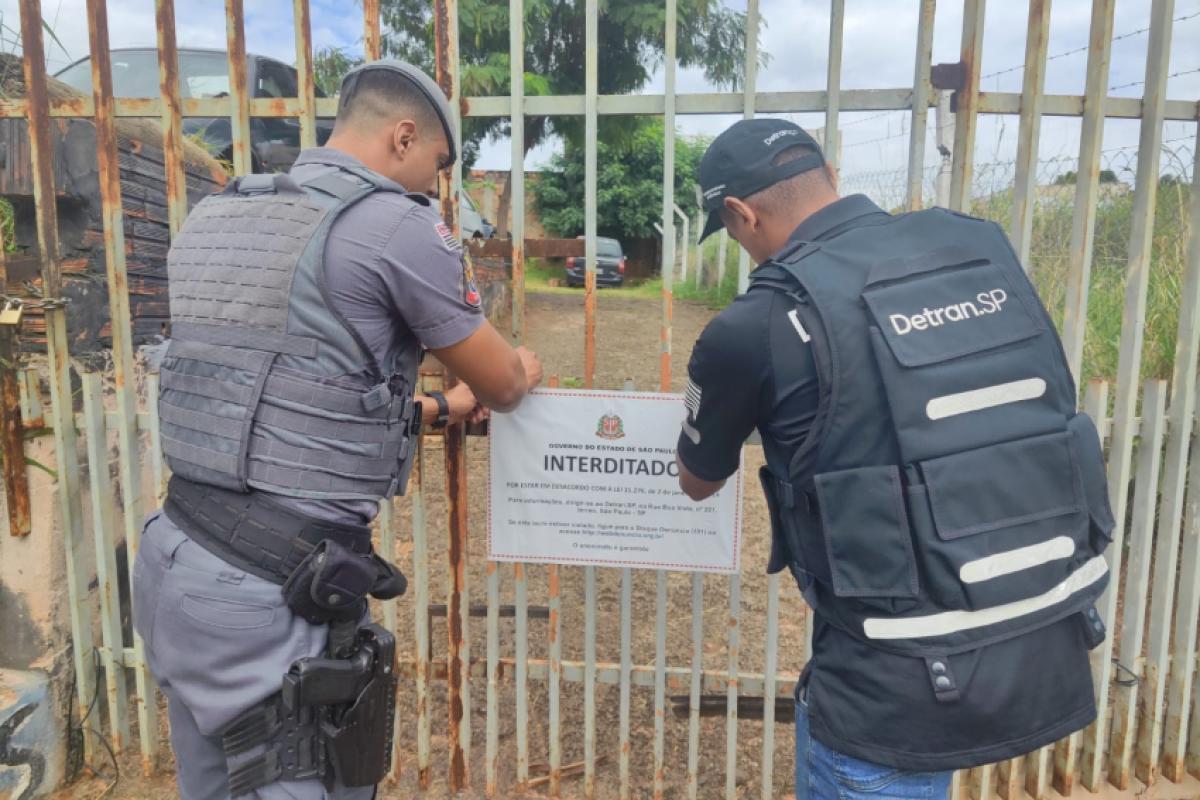 Operação contra desmanche interdita 2 locais em Bauru; VÍDEO