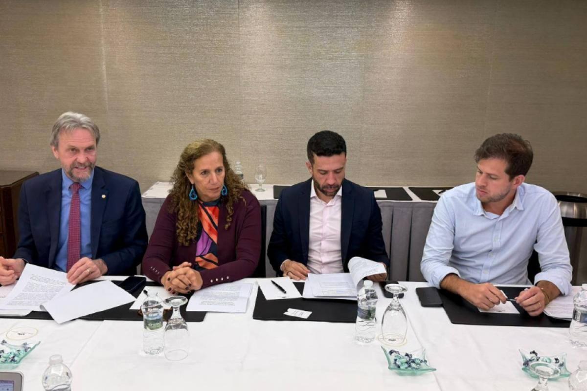 Aliados de Lula vão aos EUA, e Janones diz que faltou humildade