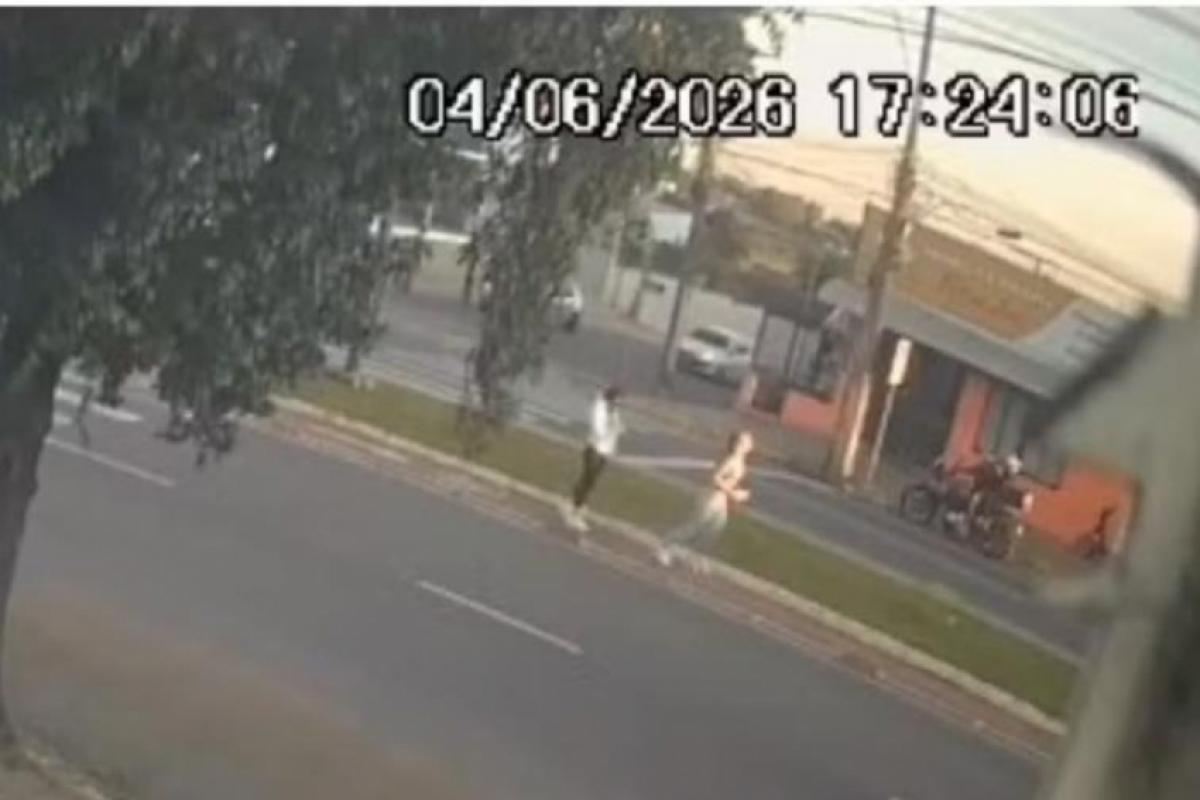 Amigas suspeitas de homicídio após tirarem foto e ciclista morrer