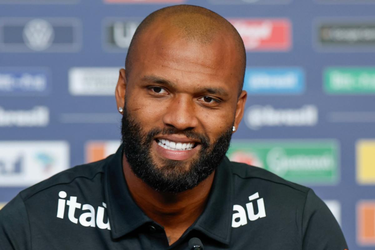 Ancelotti testa seleção brasileira com três no meio e Igor Thiago