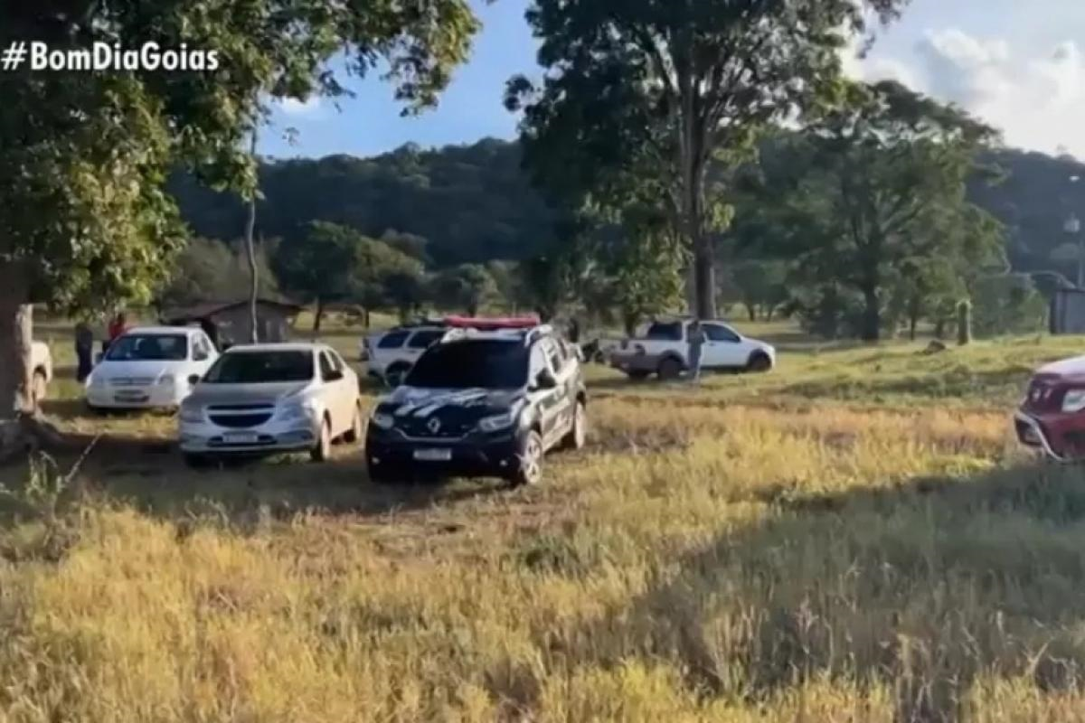 Bebê desaparece em fazenda, e buscas são feitas na mata e no rio