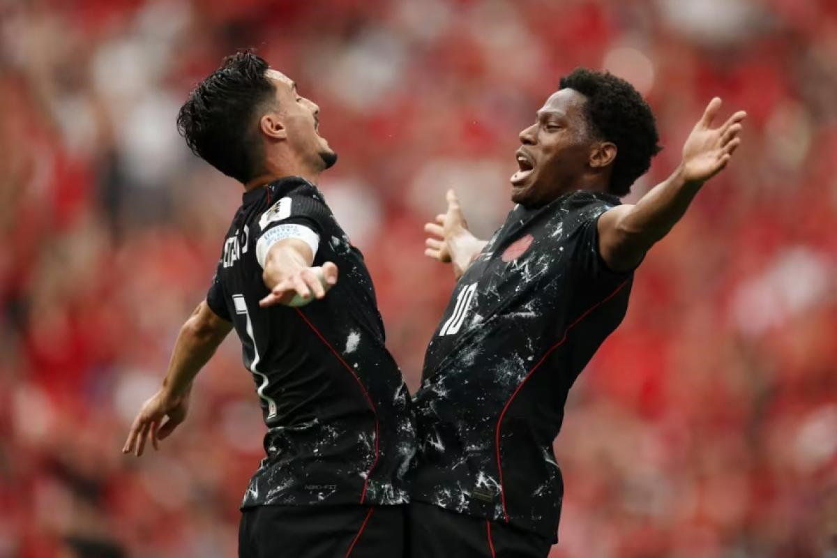 Canadense David faz 3 gols e iguala Messi na artilharia da Copa