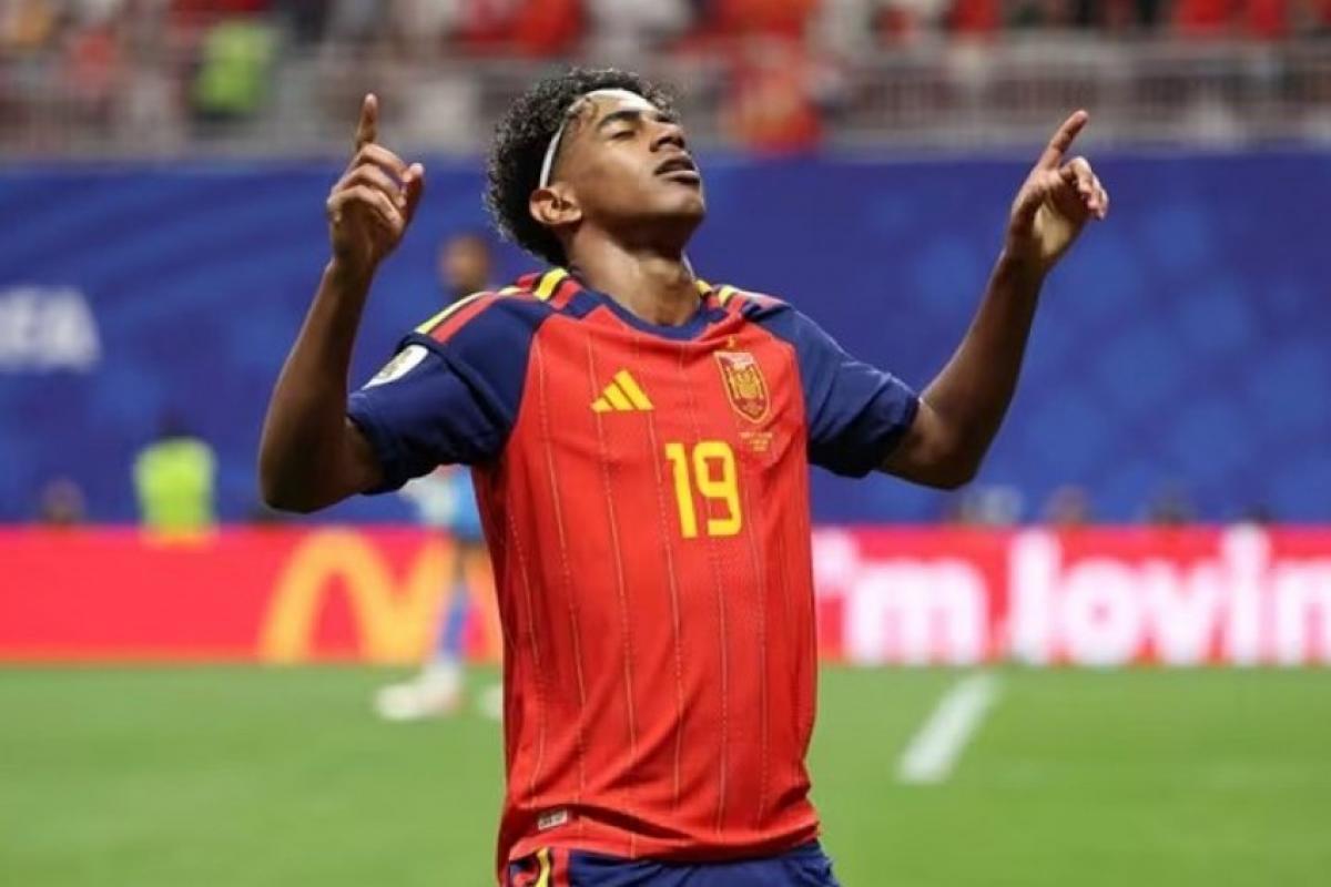 Espanha desencanta e vence a 1ª na Copa com goleada