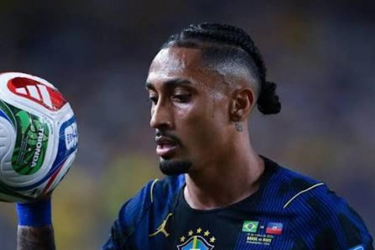 Exame confirma lesão muscular de Raphinha; 10 dias fora
