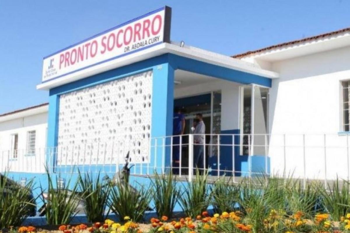 Homem leva facada na traqueia e quadro é grave; suspeito é preso