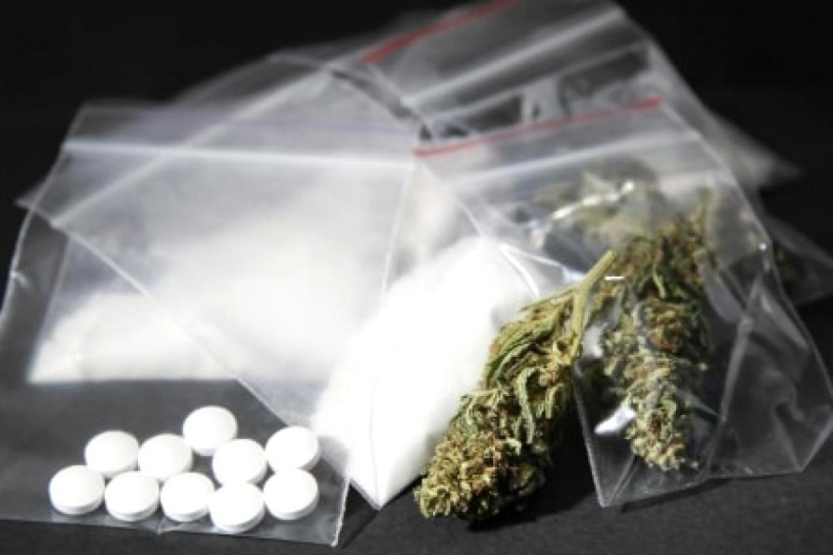Jovem é presa com drogas ao tentar entrar em presídio de Bauru