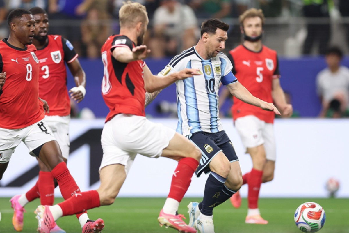 Messi vira maior goleador em Copas e classifica Argentina