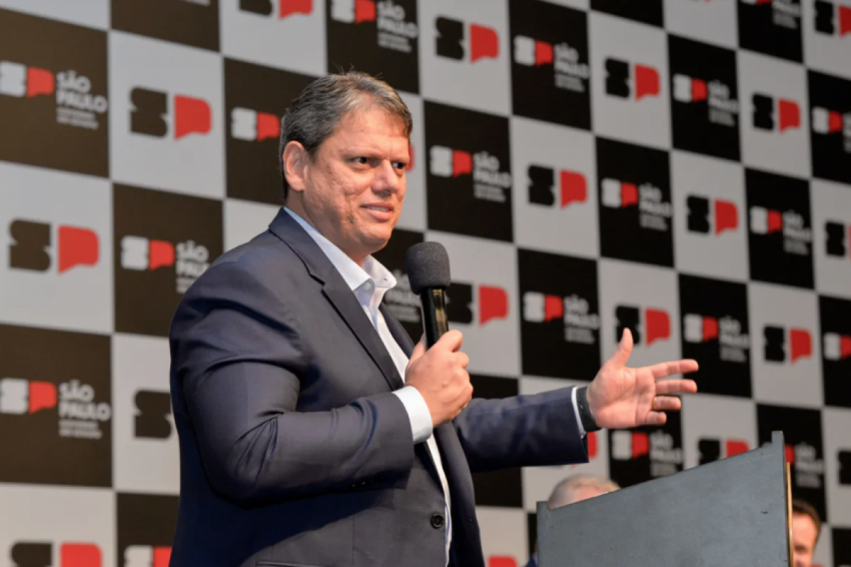 Pesquisa aponta Tarcísio à frente de Haddad: 45,6% contra 34,1%