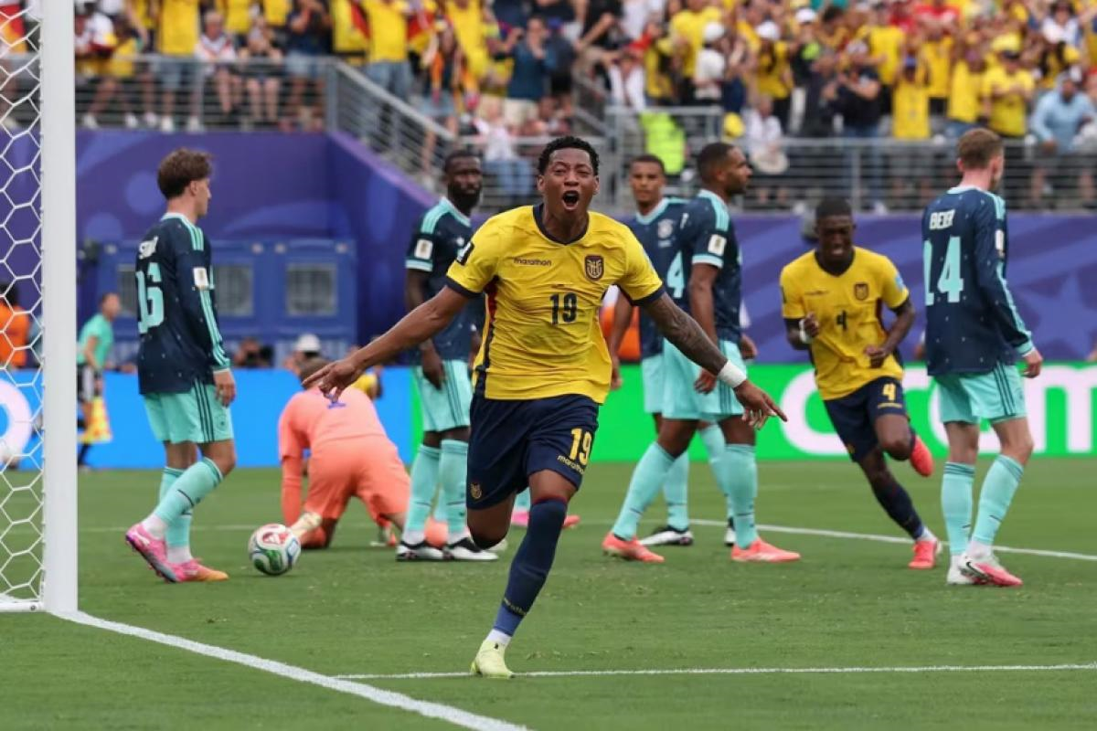 Plata comemora gol decisivo pelo Equador contra a Alemanha