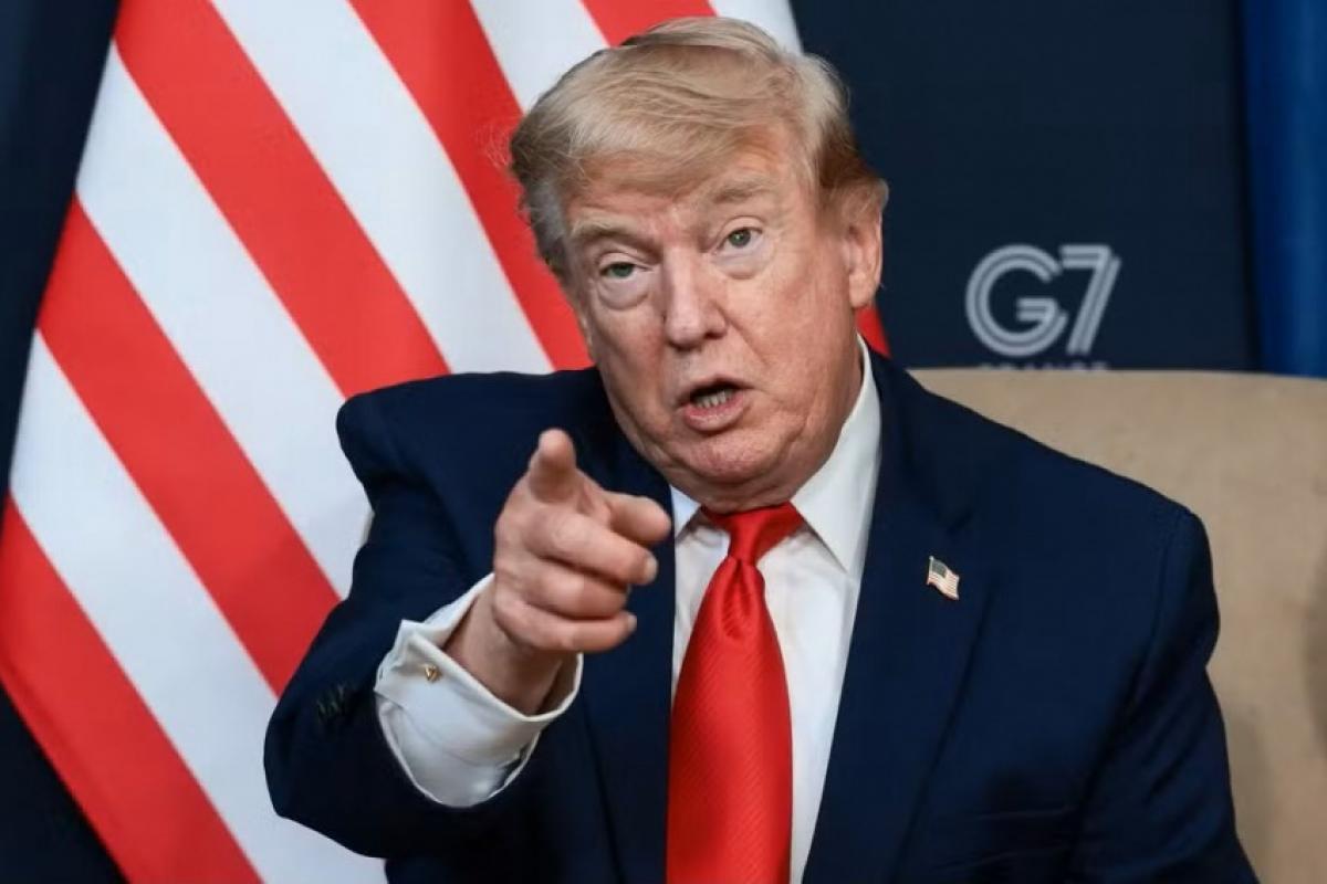 Trump ameaça voltar a bombardear o Irã após acordo