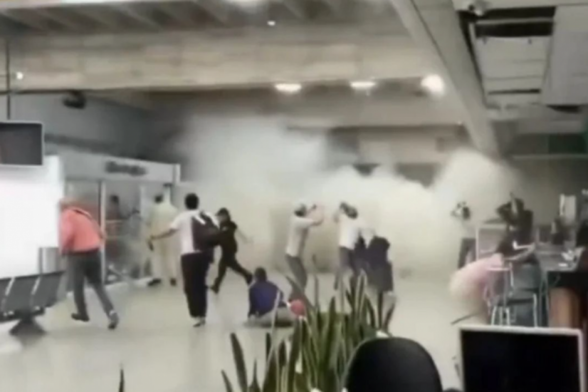 VÍDEO mostra desabamento de teto de aeroporto na Venezuela