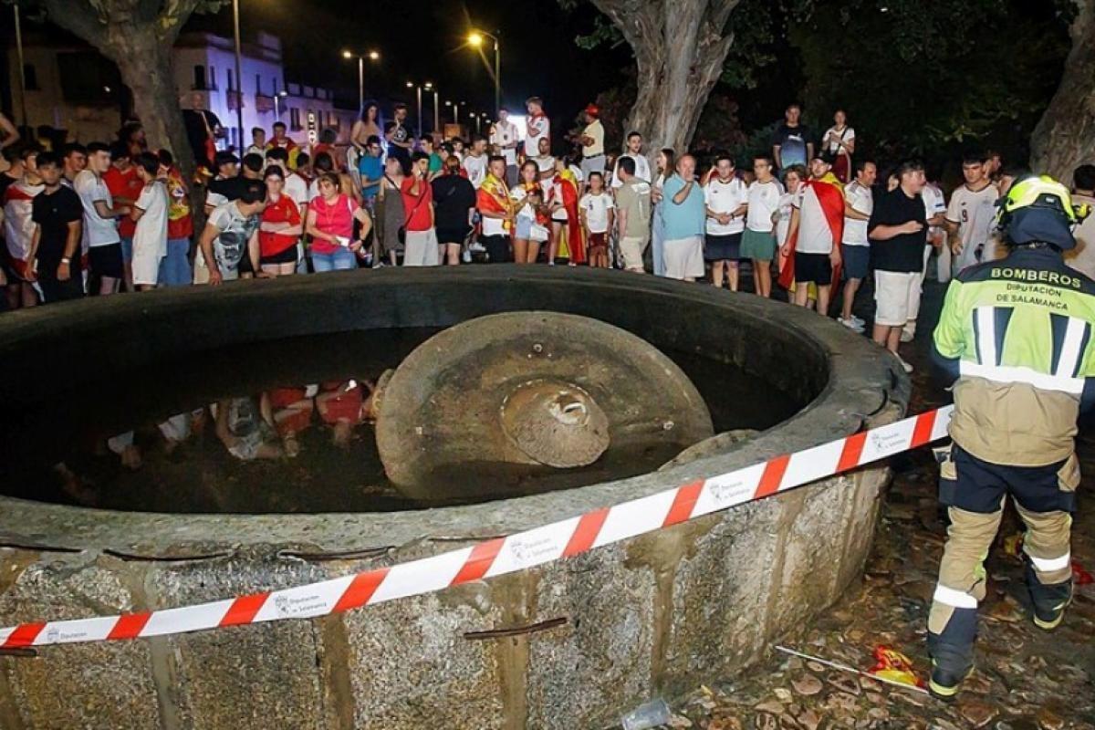 Adolescente morre após fonte desabar em festa na Espanha