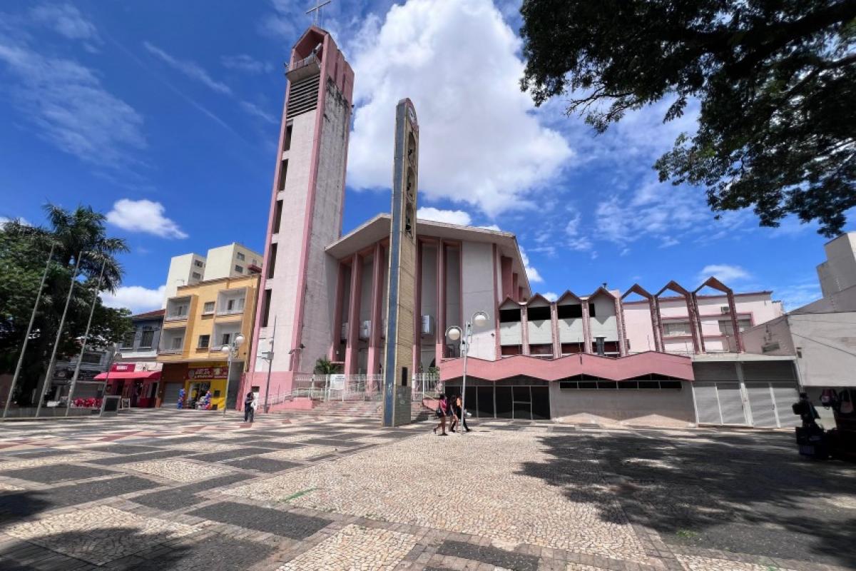 Bauru: mulher é presa após furtar perfumes avaliados em R$ 600