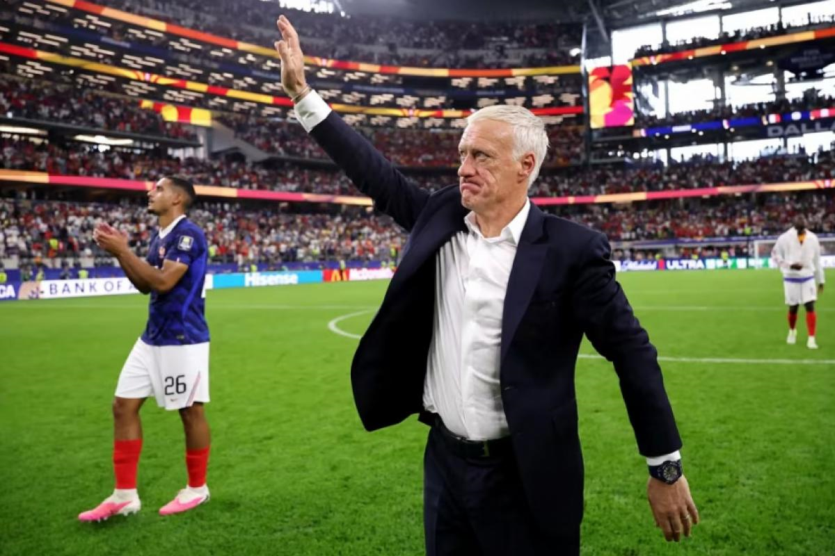 Deschamps lamenta erros, questiona arbitragem e valoriza memórias
