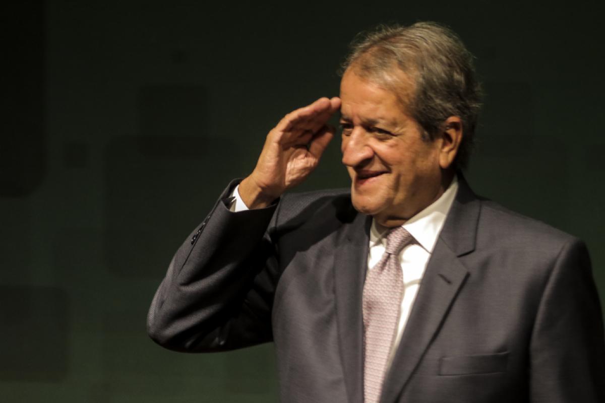 Dino bloqueia R$ 119 milhões em bens de Valdemar