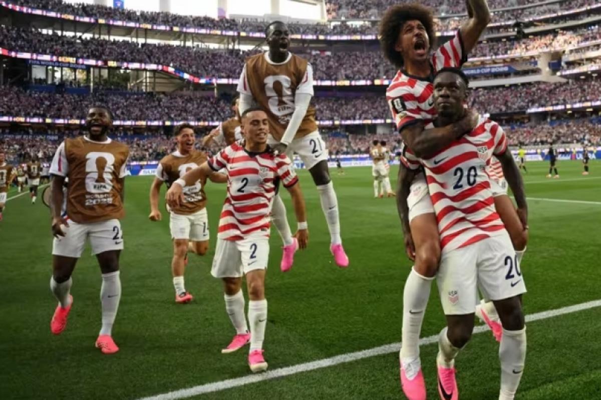 Estados Unidos superam expulsão, vencem Bósnia e avançam