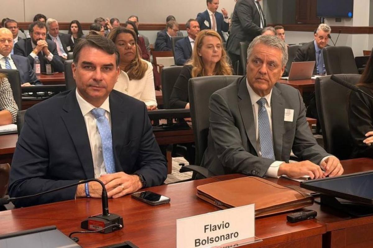 Governo Lula repudia atuação de Flávio Bolsonaro nos EUA