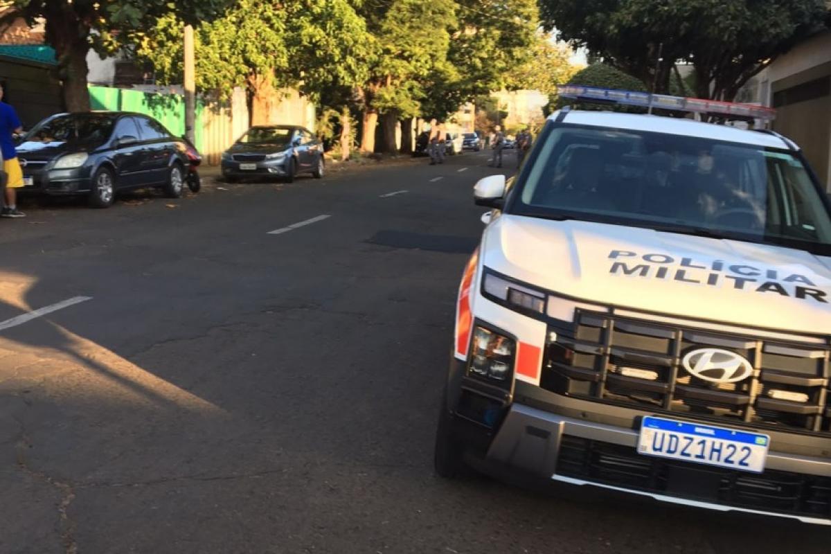 Ladrão em Bauru pula telhados e tenta se esconder em armário