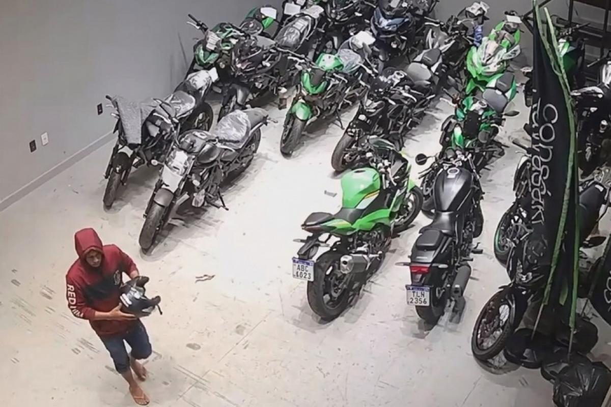 Ladrões da loja de motos de luxo já haviam sido presos por roubo