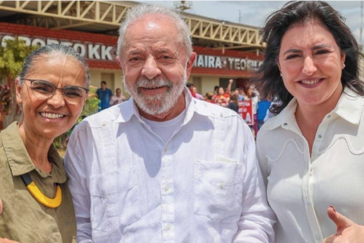 Lula é multado por pedir votos para Marina e Tebet