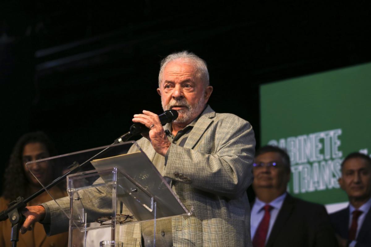 Lula paga recorde de emendas antes da eleição, mas prevê críticas