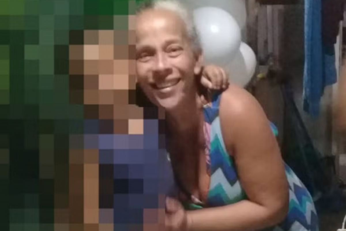 Mãe é assassinada; polícia encontra corpo ainda amamentando bebê