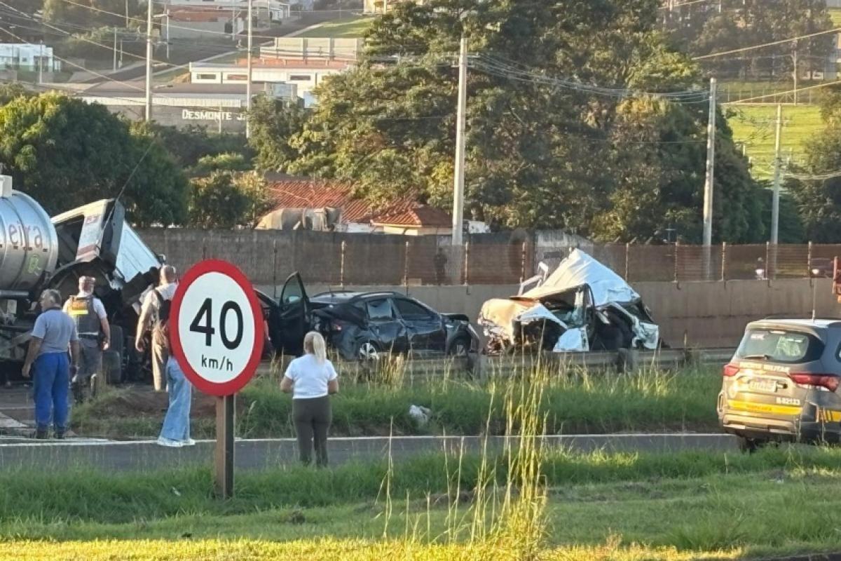 Rodovia em Jaú é liberada após megaengavetamento