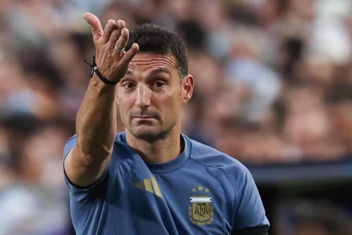 Scaloni diz que fica até dezembro, mas deixa futuro em aberto