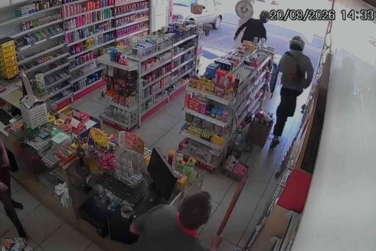 Bauru: com pedaço de pau, dono de comércio espanta ladrões; VÍDEO