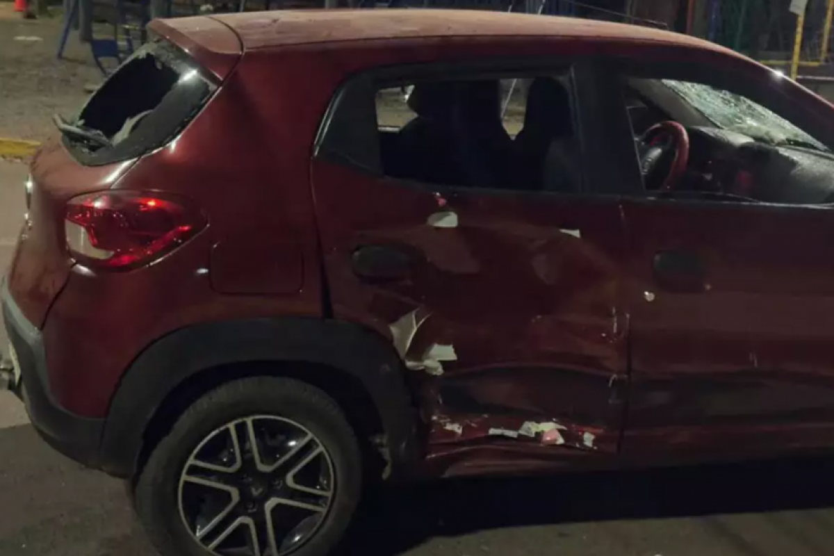 Casal haitiano implora, mas grupo destrói carro das vítimas