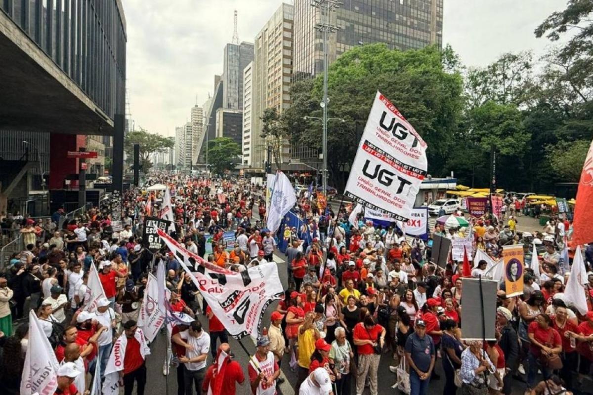 Confusão entre direita e esquerda na Paulista acaba na delegacia