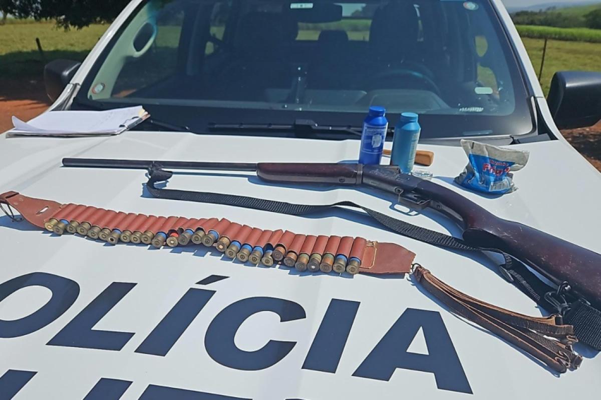 Disparos noturnos levam PM Ambiental a apreender arma em Itapuí